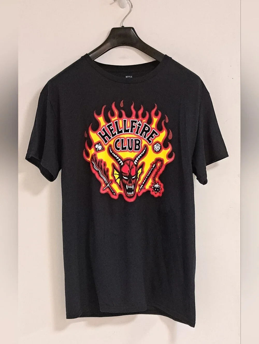 Netflix Stranger Things Hellfire Club Graphic T-Shirt Men's Size Medium